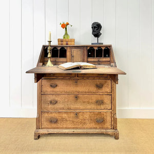 What is the Difference Between Vintage and Antique Furniture?
