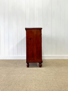 A 19th Century English Chest of Drawers/Dresser