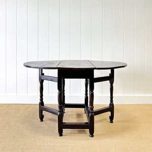 A Very Good Antique English Country Oak Drop Leaf Gate Leg Table c1760