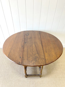 A Very Good Antique English Country Oak Drop Leaf Gate Leg Table