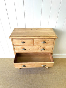 An English Pine Chest of Drawers/Dresser