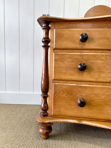 An Antique English Pine Chest of Drawers/Dresser c1890