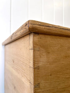 An English Pine Mule Chest Trunk or Blanket Box c1800