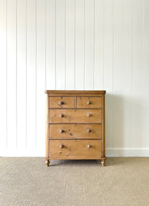 A 19th Century English Chest of Drawers/Dresser