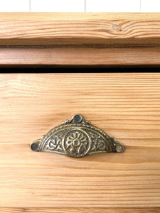 An English Pine Chest of Drawers/Dresser