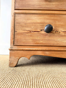 An Early 19th Century English Pine Chest of Drawers or Dresser
