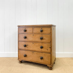A 19th Century English Pine Chest of Drawers/Dresser with Tulip Feet
