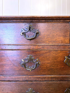 A Wonderful English Georgian Oak Chest of Drawers c1740