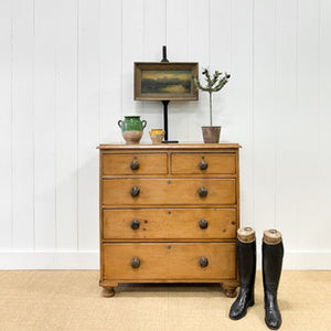 A 19th Century English Pine Chest of Drawers/Dresser with Tulip Feet
