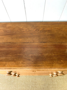 A 19th Century English Pine Chest of Drawers/Dresser with Tulip Feet