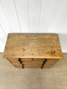 A 19th Century English Chest of Drawers/Dresser