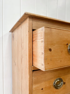 An Antique English Pine Chest of Drawers/Dresser c1890