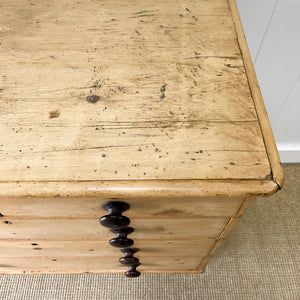 A 19th Century English Pine Chest of Drawers/Dresser with Tulip Feet