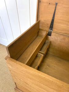 An English Pine Mule Chest Trunk or Blanket Box c1800