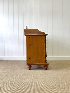 An Antique English Pine Chest of Drawers/Dresser c1890