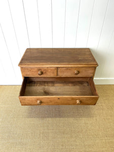 A 19th Century English Pine Chest of Drawers/Dresser with Tulip Feet