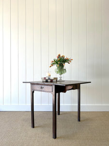 An English Country Oak 18thC Drop Leaf Table