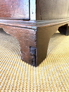 A Wonderful English Georgian Oak Chest of Drawers c1740