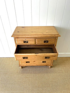 A Good 19th Century English Pine Chest of Drawers/Dresser with Tulip Feet