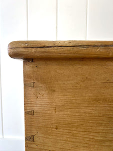 An English Pine Mule Chest Trunk or Blanket Box c1800