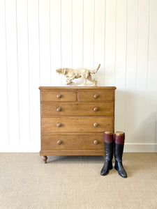 A 19th Century English Chest of Drawers/Dresser
