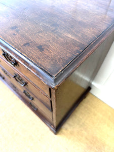 A Wonderful English Georgian Oak Chest of Drawers c1740