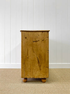 An Antique English Pine Chest of Drawers Dresser with Porcelain Knobs c1890