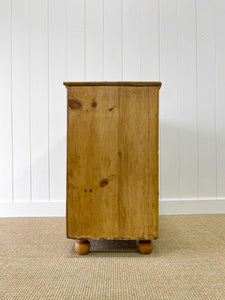 An Antique English Pine Chest of Drawers Dresser with Porcelain Knobs c1890