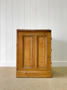 An Antique English Pine Chest of Drawers Dresser with Good Brasses c1840