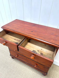 A 19th Century English Chest of Drawers/Dresser