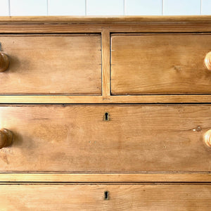 A 19th Century English Pine Chest of Drawers/Dresser