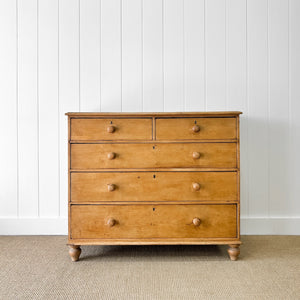 A 19th Century English Chest of Drawers/Dresser