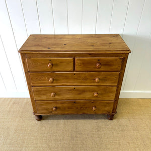 A Good 19th Century English Pine Chest of Drawers/Dresser with Tulip Feet