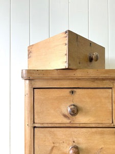 A 19th Century English Chest of Drawers/Dresser
