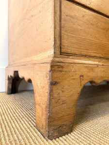 An English Pine Mule Chest Trunk or Blanket Box c1800