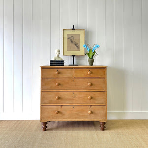 A 19th Century English Pine Chest of Drawers/Dresser