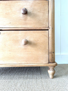 A 19th Century English Chest of Drawers/Dresser