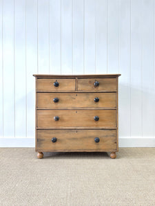 A 19th Century English Chest of Drawers/Dresser
