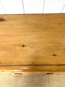 A Good 19th Century English Pine Chest of Drawers/Dresser with Tulip Feet