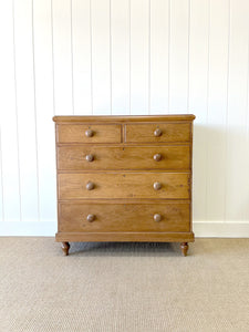 A 19th Century English Chest of Drawers/Dresser
