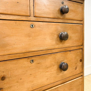 A 19th Century English Pine Chest of Drawers/Dresser with Tulip Feet