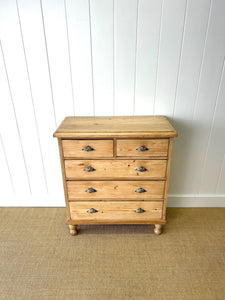 An English Pine Chest of Drawers/Dresser