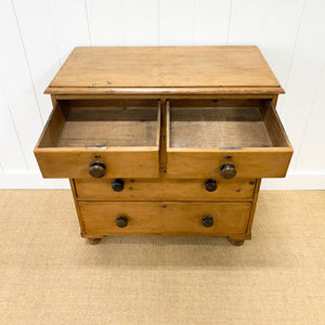 A 19th Century English Pine Chest of Drawers/Dresser with Tulip Feet