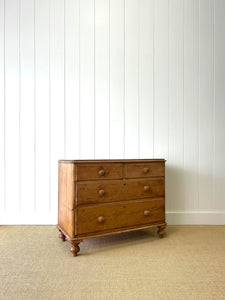 A 19th Century English Pine Chest of Drawers/Dresser with Tulip Feet