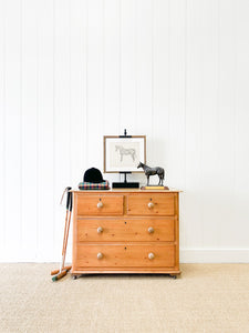 An Antique English Pine Chest of Drawers/Dresser c1890