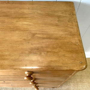 A 19th Century English Pine Chest of Drawers/Dresser