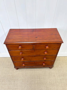 A 19th Century English Chest of Drawers/Dresser