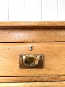 A Good 19th Century English Pine Chest of Drawers/Dresser with Tulip Feet