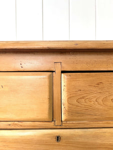 A Good 19th Century English Pine Chest of Drawers/Dresser with Tulip Feet