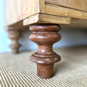 A 19th Century English Pine Chest of Drawers/Dresser